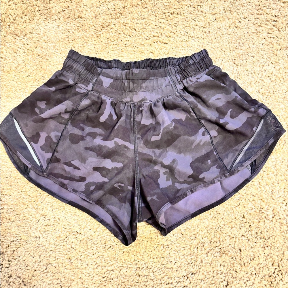 Lululemon Camo Hotty Hots- 2.5’